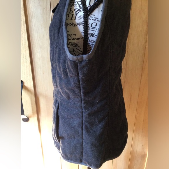 KUHL Wool-blend Vest w/ Removable Faux Fur Trim, GUC, size Medium - Picture 7 of 9